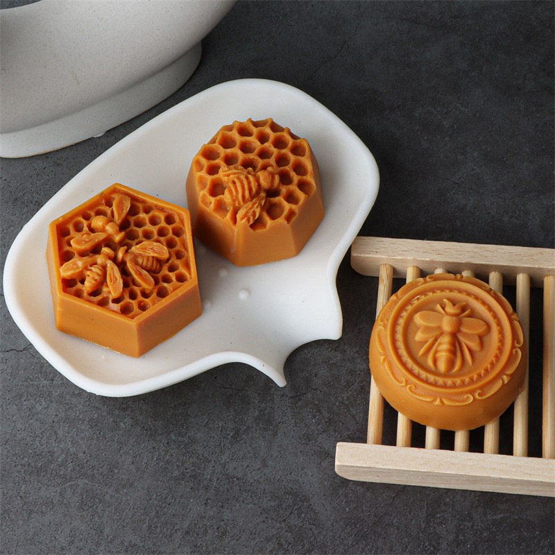 3D Flying Bee Honeycomb Candle - огляд і ціна Soap Making Line